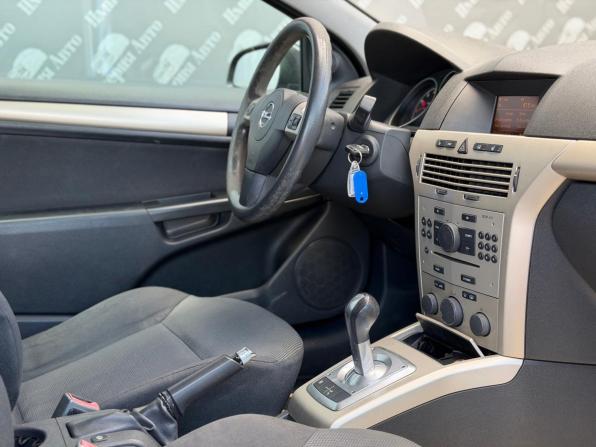 Opel Astra H Рестайлинг с пробегом 2008 года, цена 445 000 рублей, 185974 км, хэтчбек, Автокод Объявления