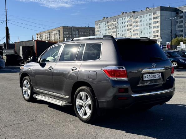 Toyota Highlander II (XU40) Рестайлинг с пробегом 2012 года, цена 1 999 000 рублей, 227230 км, внедорожник, Автокод Объявления