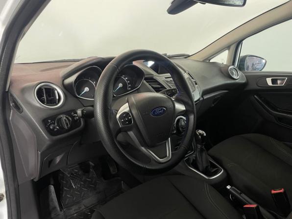 Ford Fiesta Mk6 Рестайлинг с пробегом 2015 года, цена 755 000 рублей, 162057 км, седан, Автокод Объявления