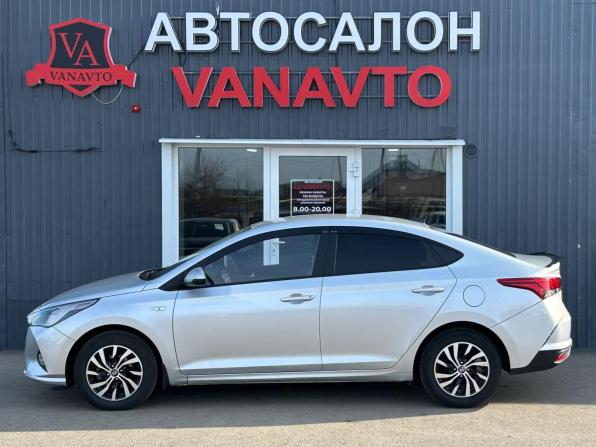 Hyundai Solaris II Рестайлинг с пробегом 2022 года, цена 1 730 000 рублей, 61590 км, седан, Автокод Объявления