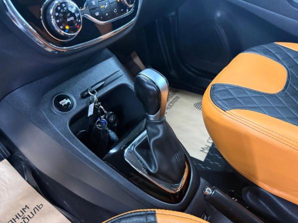 Renault Kaptur I с пробегом 2017 года, цена 1 546 000 рублей, 144902 км, внедорожник, Автокод Объявления