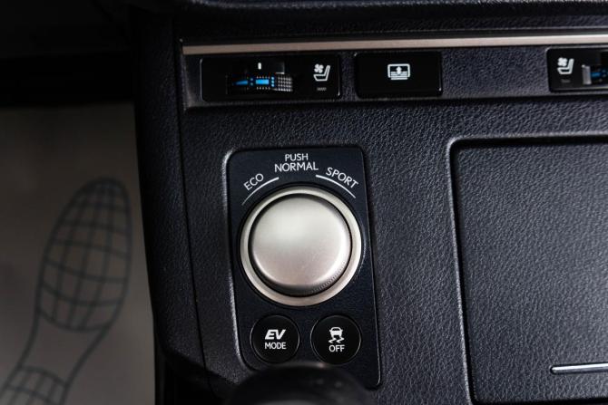 Lexus ES VI с пробегом 2012 года, цена 2 149 000 рублей, 182000 км, седан, Автокод Объявления