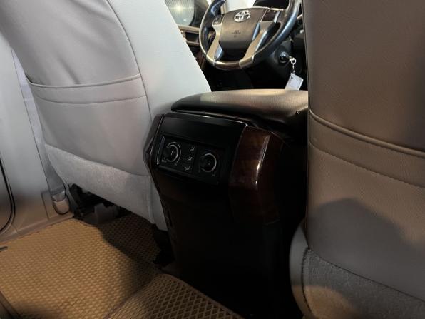 Toyota Land Cruiser Prado 150 Series с пробегом 2010 года, цена 2 660 000 рублей, 229643 км, внедорожник, Автокод Объявления