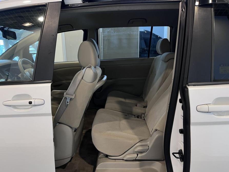 Toyota ISis I Рестайлинг Чебоксары  - изображение 18