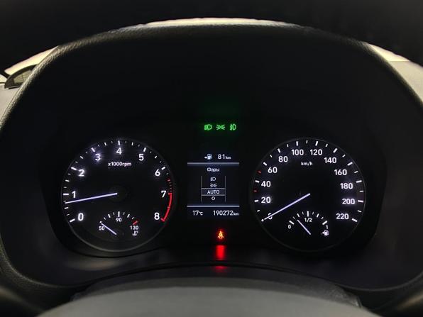Hyundai Solaris II с пробегом 2017 года, цена 860 000 рублей, 190272 км, седан, Автокод Объявления