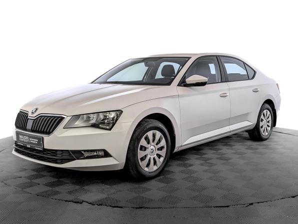 Skoda Superb III с пробегом 2019 года, цена 2 399 000 рублей, 40183 км, лифтбек, Автокод Объявления