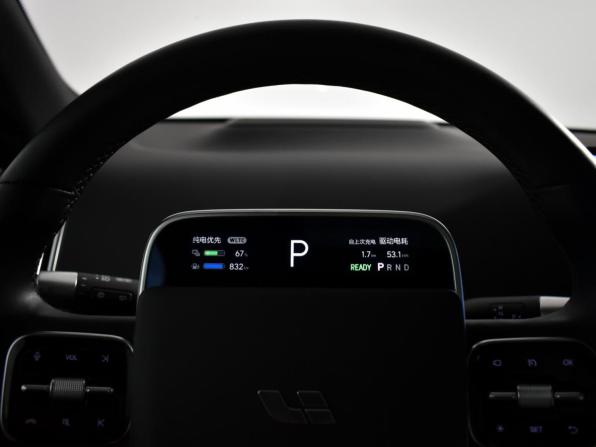 Li Auto (Lixiang) L9 I с пробегом 2022 года, цена 6 370 000 рублей, 35084 км, внедорожник, Автокод Объявления