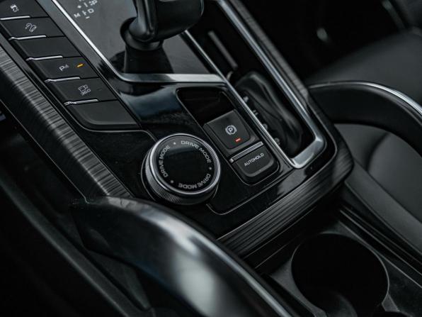 Geely Atlas Pro с пробегом 2023 года, цена 2 100 000 рублей, 67351 км, внедорожник, Автокод Объявления
