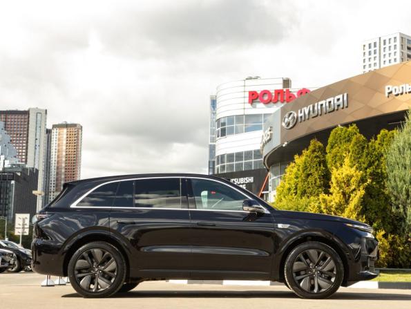 Li Auto (Lixiang) L6 I с пробегом 2024 года, цена 5 498 000 рублей, 16467 км, внедорожник, Автокод Объявления