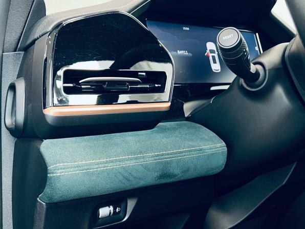 Geely Monjaro I с пробегом 2023 года, цена 2 980 000 рублей, 84000 км, внедорожник, Автокод Объявления
