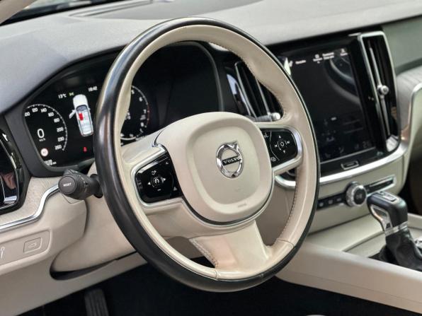 Volvo V60 Cross Country II с пробегом 2021 года, цена 3 290 000 рублей, 163159 км, универсал, Автокод Объявления