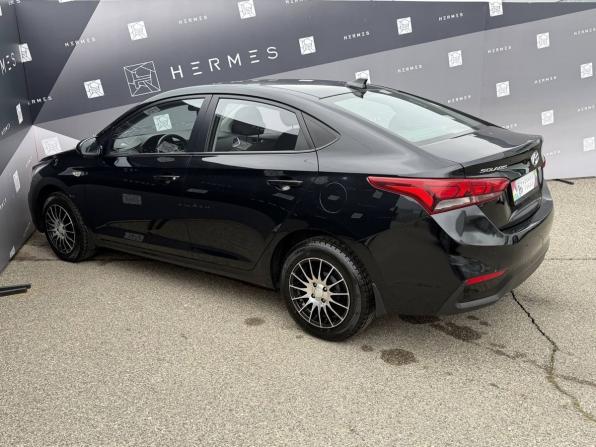 Hyundai Solaris II с пробегом 2017 года, цена 950 000 рублей, 172617 км, седан, Автокод Объявления