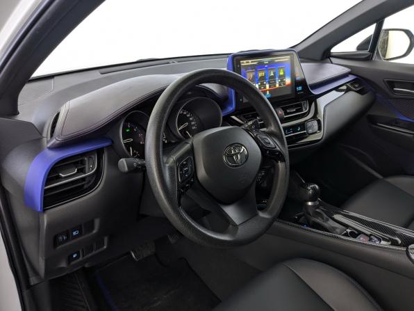Toyota C-HR I Рестайлинг с пробегом 2021 года, цена 2 895 000 рублей, 47653 км, внедорожник, Автокод Объявления