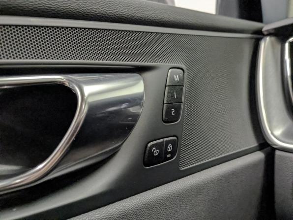 Volvo XC60 II с пробегом 2021 года, цена 4 085 000 рублей, 60002 км, внедорожник, Автокод Объявления