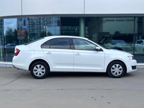Skoda Rapid I с пробегом 2017 года, цена 990 000 рублей, 139999 км, лифтбек, Автокод Объявления