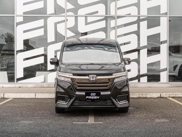 Honda Stepwgn V Рестайлинг с пробегом 2019 года, цена 2 320 000 рублей, 80193 км, минивэн, Автокод Объявления