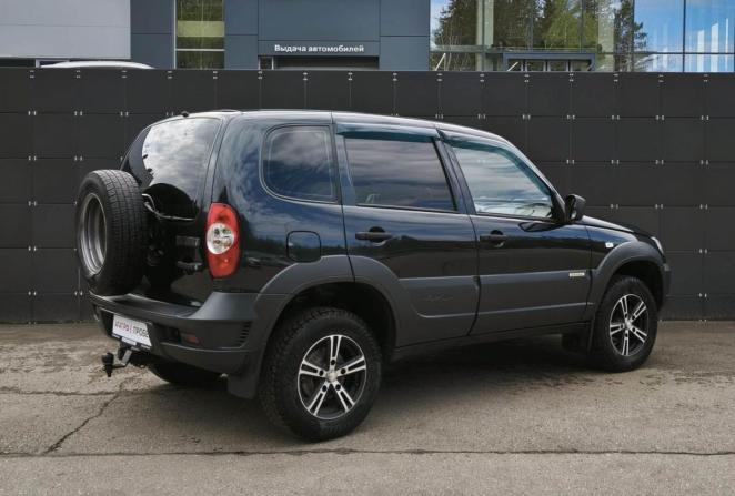 Chevrolet Niva I Рестайлинг с пробегом 2017 года, цена 705 000 рублей, 110528 км, внедорожник, Автокод Объявления