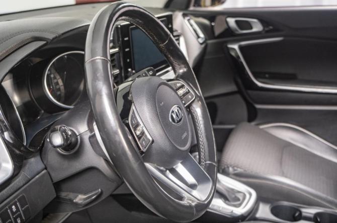 Kia Ceed III с пробегом 2020 года, цена 1 369 000 рублей, 193000 км, универсал, Автокод Объявления