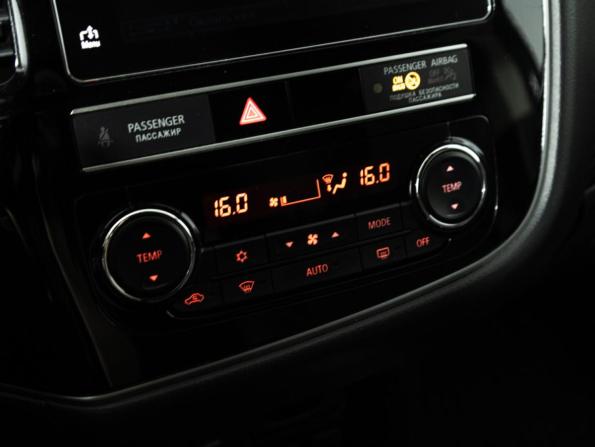 Mitsubishi Outlander III Рестайлинг 3 с пробегом 2020 года, цена 2 499 700 рублей, 111380 км, внедорожник, Автокод Объявления
