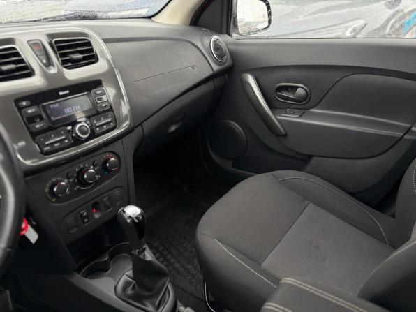 Renault Sandero II Рестайлинг с пробегом 2019 года, цена 1 150 000 рублей, 60000 км, хэтчбек, Автокод Объявления