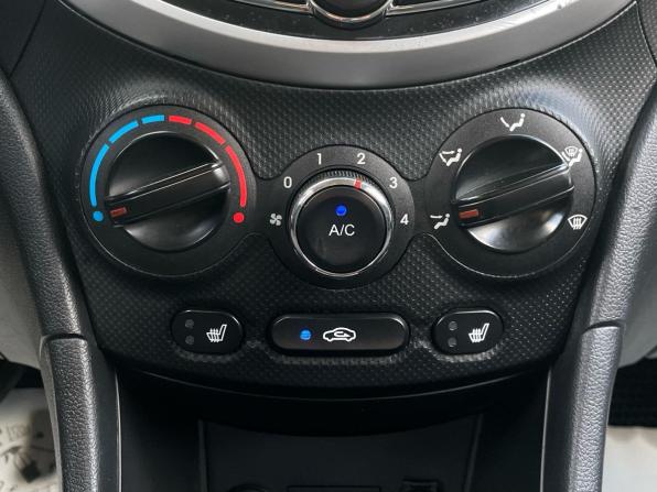 Hyundai Solaris I с пробегом 2012 года, цена 700 000 рублей, 175800 км, хэтчбек, Автокод Объявления