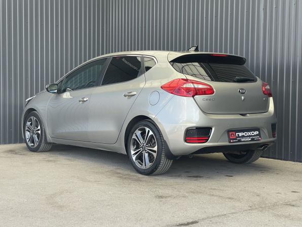 Kia Ceed II Рестайлинг с пробегом 2017 года, цена 1 637 000 рублей, 73814 км, хэтчбек, Автокод Объявления
