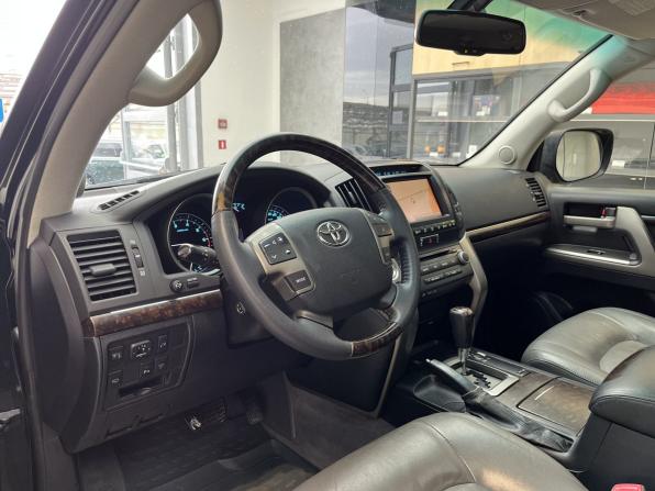 Toyota Land Cruiser 200 Series с пробегом 2010 года, цена 3 350 000 рублей, 340870 км, внедорожник, Автокод Объявления
