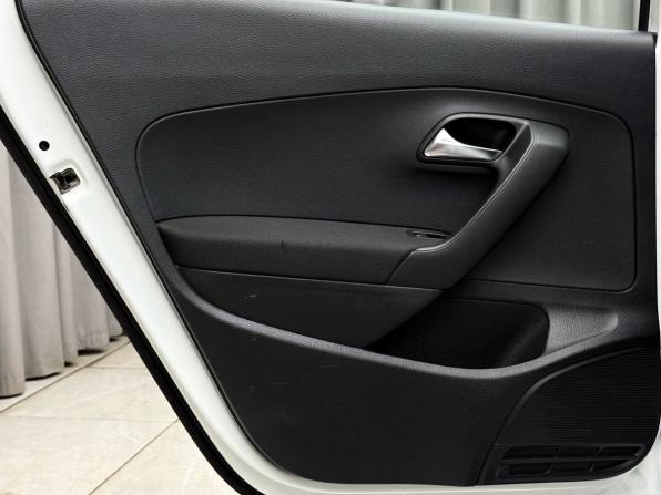 Volkswagen Polo V Рестайлинг с пробегом 2018 года, цена 1 149 000 рублей, 134714 км, седан, Автокод Объявления
