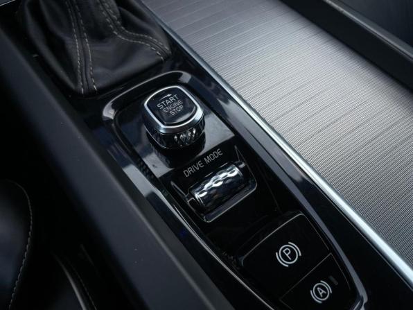 Volvo XC60 II с пробегом 2021 года, цена 3 499 000 рублей, 128043 км, внедорожник, Автокод Объявления