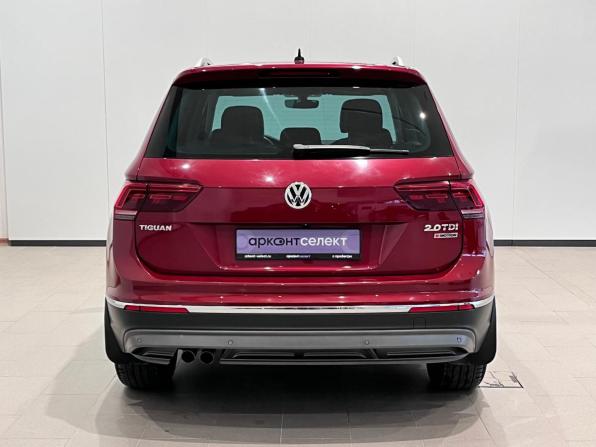 Volkswagen Tiguan II с пробегом 2018 года, цена 2 899 000 рублей, 123579 км, внедорожник, Автокод Объявления