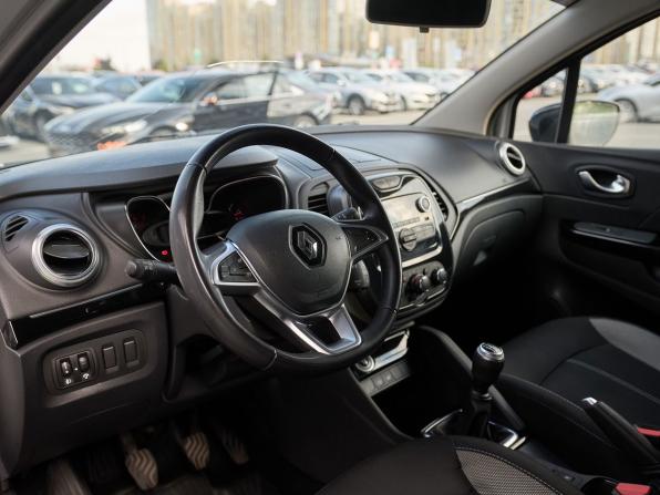 Renault Kaptur I Рестайлинг с пробегом 2021 года, цена 1 740 000 рублей, 89291 км, внедорожник, Автокод Объявления