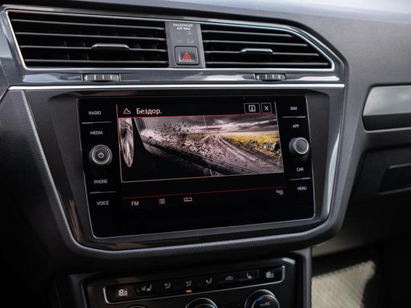 Volkswagen Tiguan II с пробегом 2018 года, цена 2 799 000 рублей, 142468 км, внедорожник, Автокод Объявления