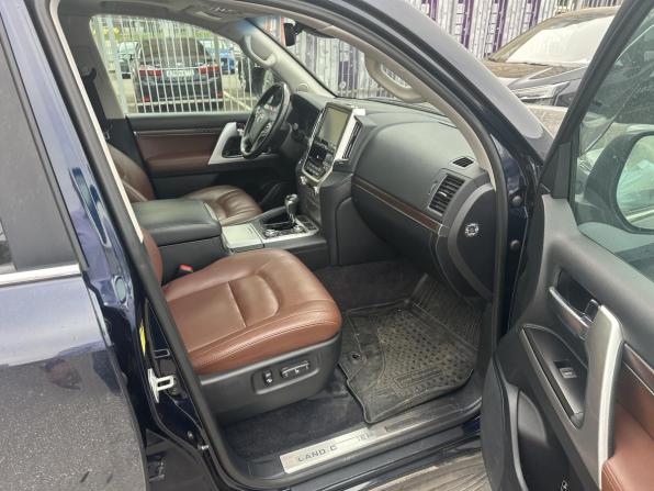 Toyota Land Cruiser 200 Series Рестайлинг 2 с пробегом 2016 года, цена 5 999 000 рублей, 95830 км, внедорожник, Автокод Объявления
