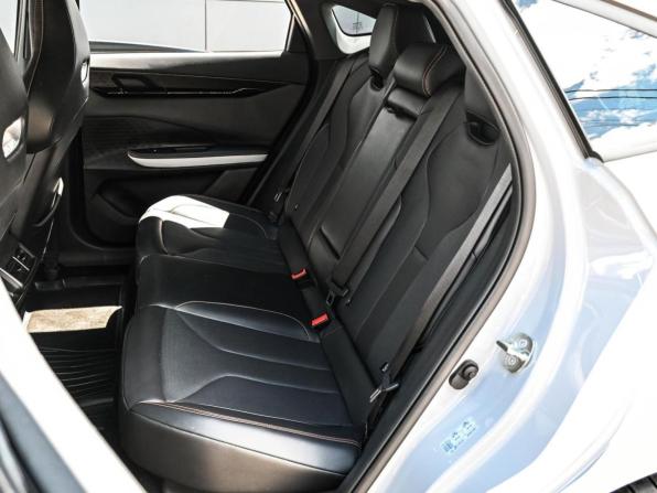 Changan UNI-V I с пробегом 2024 года, цена 2 499 000 рублей, 8013 км, лифтбек, Автокод Объявления