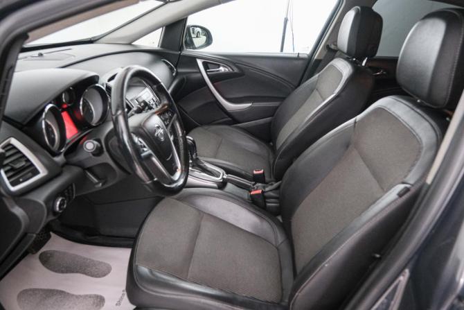 Opel Astra J Рестайлинг с пробегом 2013 года, цена 869 000 рублей, 169655 км, седан, Автокод Объявления