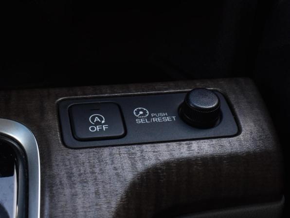 Honda Stepwgn V с пробегом 2015 года, цена 1 480 000 рублей, 266158 км, минивэн, Автокод Объявления