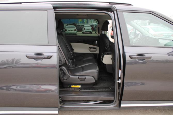 Kia Carnival IV Рестайлинг с пробегом 2023 года, цена 4 529 000 рублей, 46702 км, минивэн, Автокод Объявления
