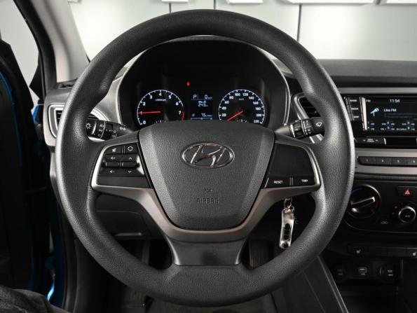 Hyundai Solaris II с пробегом 2020 года, цена 1 640 000 рублей, 40597 км, седан, Автокод Объявления