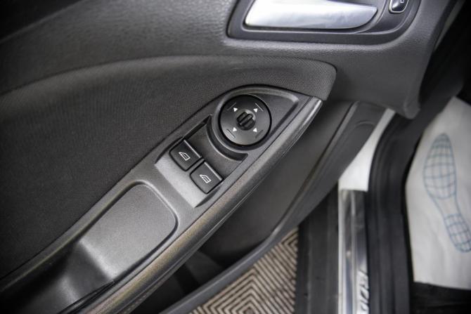 Ford Focus III Рестайлинг с пробегом 2017 года, цена 1 099 000 рублей, 137000 км, универсал, Автокод Объявления