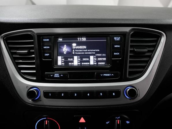 Hyundai Solaris II с пробегом 2017 года, цена 949 000 рублей, 181000 км, седан, Автокод Объявления