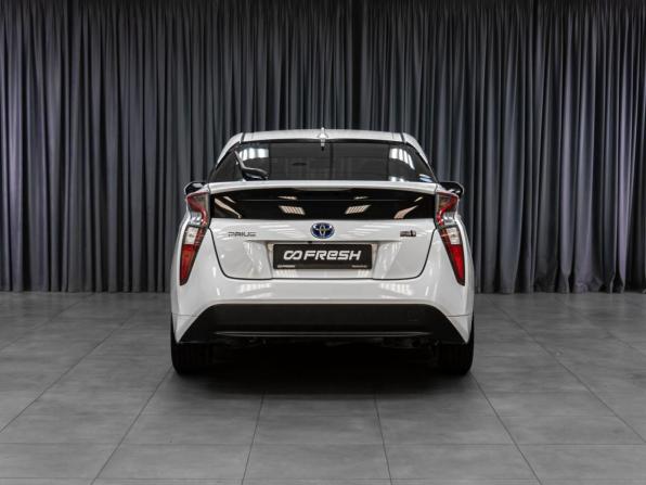 Toyota Prius IV (XW50) с пробегом 2016 года, цена 1 755 000 рублей, 184729 км, лифтбек, Автокод Объявления