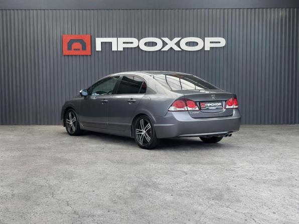 Honda Civic VIII Рестайлинг с пробегом 2009 года, цена 697 000 рублей, 170688 км, седан, Автокод Объявления