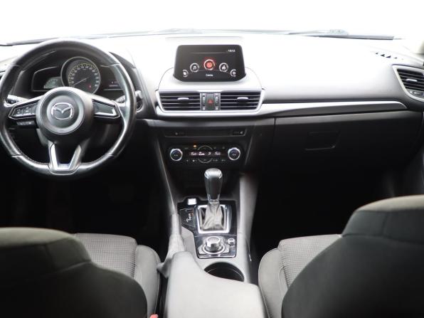 Mazda 3 III (BM) Рестайлинг с пробегом 2016 года, цена 950 000 рублей, 288451 км, хэтчбек, Автокод Объявления