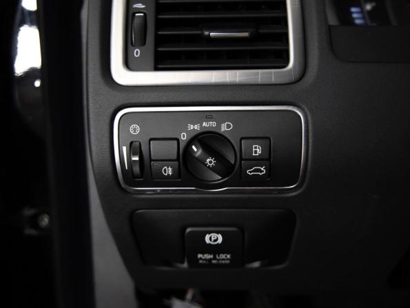 Volvo XC70 II Рестайлинг с пробегом 2014 года, цена 1 449 000 рублей, 309336 км, универсал, Автокод Объявления