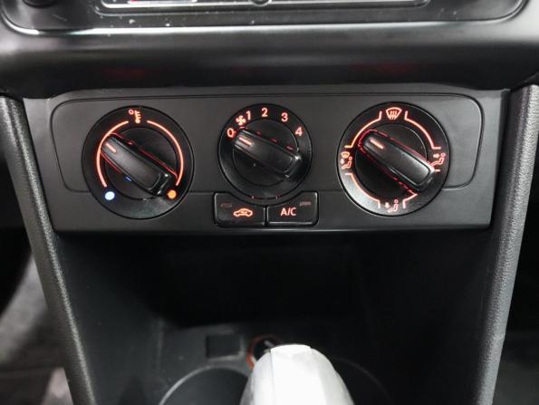 Volkswagen Polo V Рестайлинг с пробегом 2016 года, цена 910 000 рублей, 155448 км, седан, Автокод Объявления