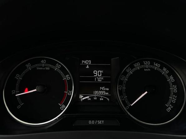 Skoda Rapid I Рестайлинг с пробегом 2017 года, цена 1 235 000 рублей, 135982 км, лифтбек, Автокод Объявления