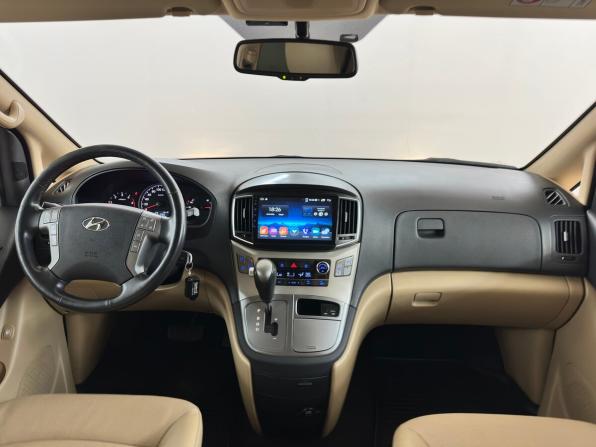 Hyundai H-1 II Рестайлинг 2 с пробегом 2018 года, цена 3 090 000 рублей, 131568 км, минивэн, Автокод Объявления