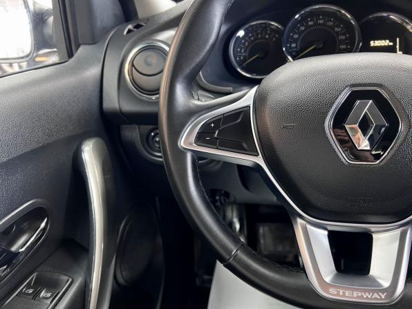 Renault Logan II Рестайлинг с пробегом 2019 года, цена 1 325 000 рублей, 53002 км, седан, Автокод Объявления