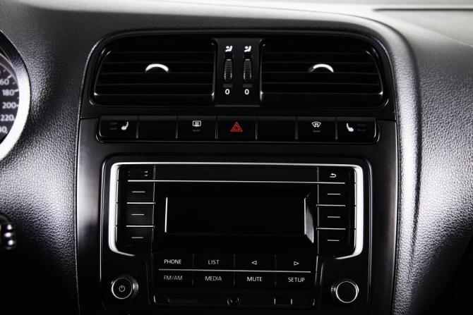 Volkswagen Polo V Рестайлинг с пробегом 2017 года, цена 1 099 000 рублей, 152000 км, седан, Автокод Объявления