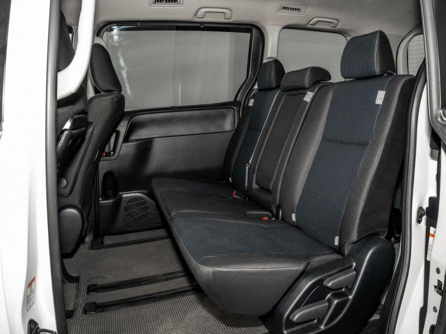 Toyota Noah III (R80) Рестайлинг Иркутск  - изображение 7